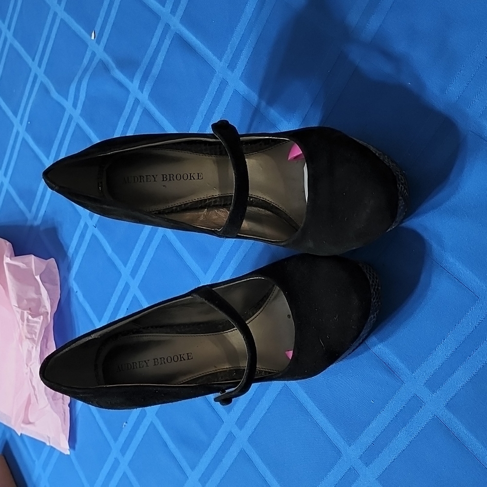 Audrey Brooke heels used. Slightly worn. Black suede Sz8.5